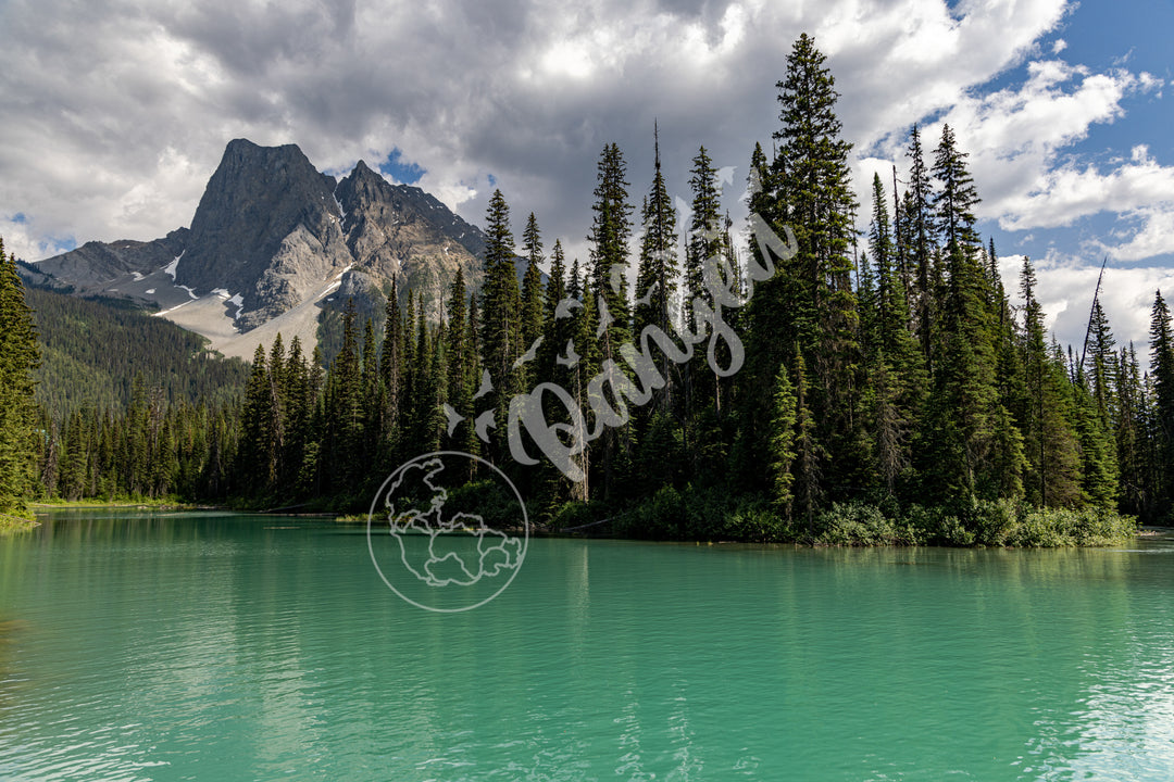 Stock Photo: Emerald Lake Alpine Wilderness